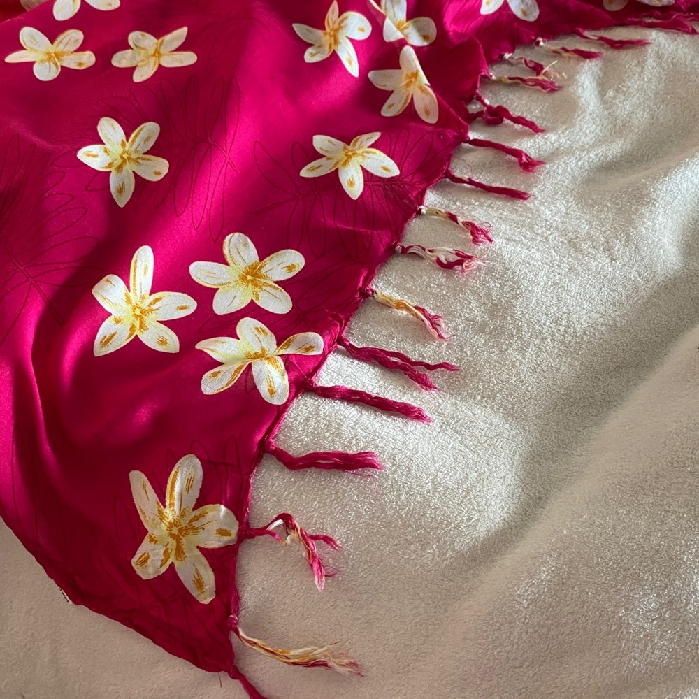 Plumeria print wrap/sarong - Picture 2 of 4